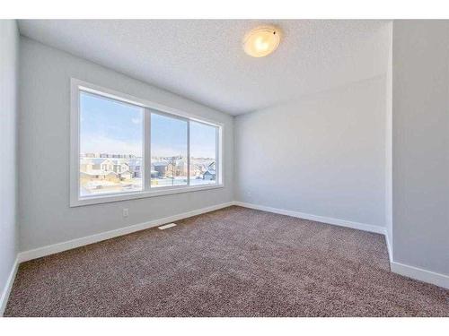 27 Versant View Sw, Calgary, AB - Indoor Photo Showing Other Room