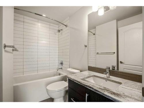 610-303 13 Avenue Sw, Calgary, AB - Indoor Photo Showing Bathroom