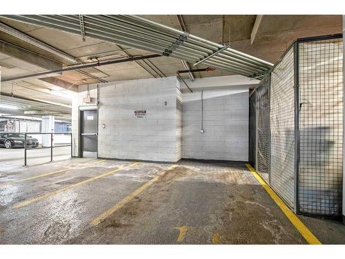 610-303 13 Avenue Sw, Calgary, AB - Indoor Photo Showing Garage