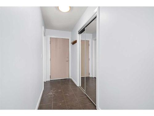 1810-210 15 Avenue Se, Calgary, AB - Indoor Photo Showing Other Room