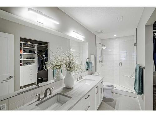 51 Quarry Common Se, Calgary, AB - Indoor Photo Showing Bathroom