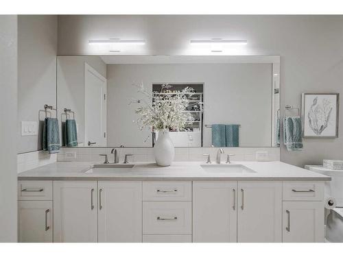 51 Quarry Common Se, Calgary, AB - Indoor Photo Showing Bathroom