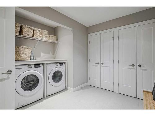 51 Quarry Common Se, Calgary, AB - Indoor Photo Showing Laundry Room