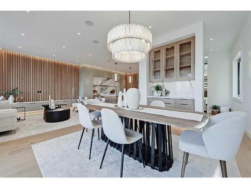 448 25 Avenue Ne, Calgary, AB - Indoor Photo Showing Dining Room