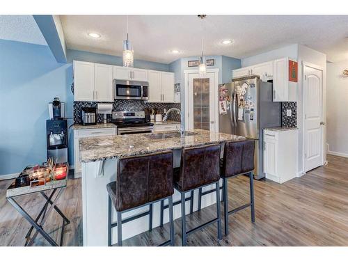 1227 Kings Heights Road Se, Airdrie, AB - Indoor Photo Showing Kitchen