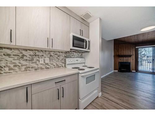 2004-3500 Varsity Drive Nw, Calgary, AB - Indoor Photo Showing Kitchen With Double Sink