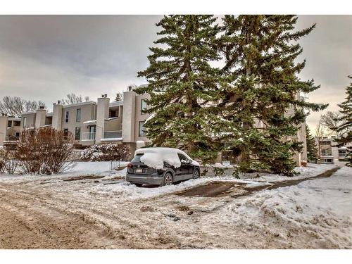 2004-3500 Varsity Drive Nw, Calgary, AB - Outdoor