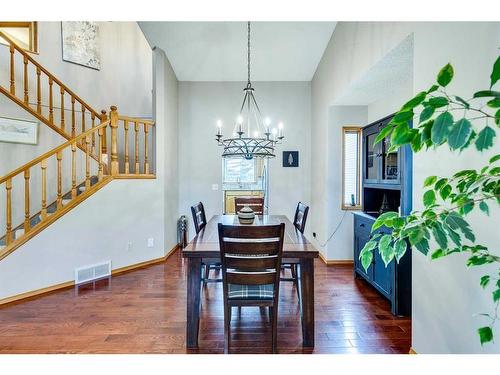 107 Hawkmount Close Nw, Calgary, AB - Indoor Photo Showing Dining Room