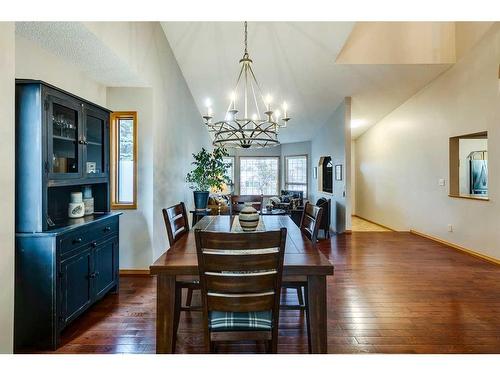 107 Hawkmount Close Nw, Calgary, AB - Indoor Photo Showing Dining Room