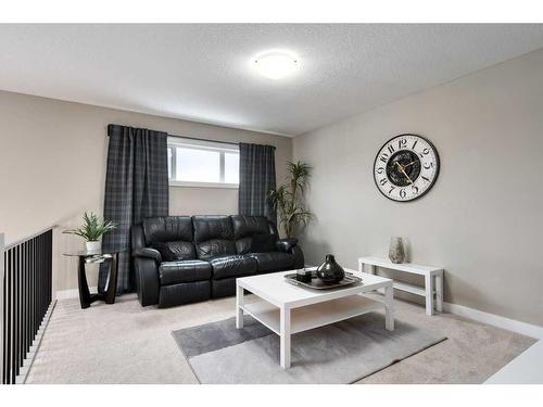 133 Marina Key, Chestermere, AB - Indoor Photo Showing Living Room