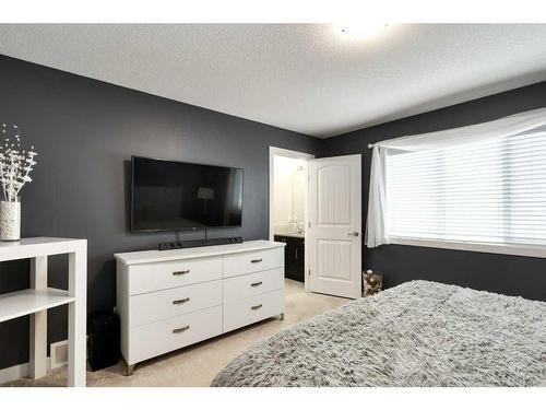 133 Marina Key, Chestermere, AB - Indoor Photo Showing Bedroom