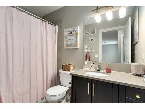 133 Marina Key, Chestermere, AB - Indoor Photo Showing Bathroom