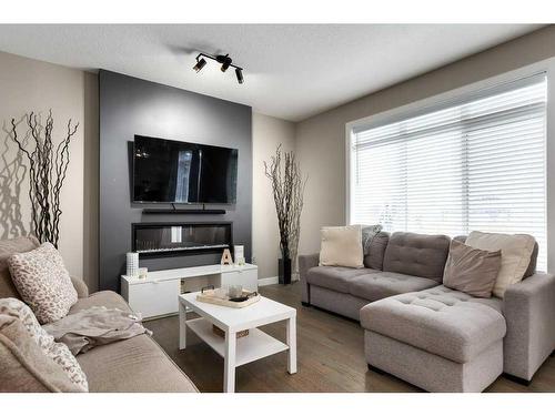 133 Marina Key, Chestermere, AB - Indoor Photo Showing Living Room