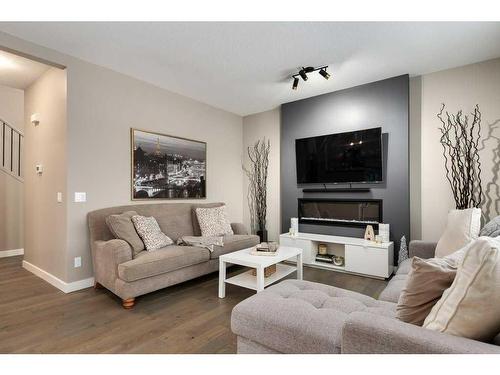 133 Marina Key, Chestermere, AB - Indoor Photo Showing Living Room