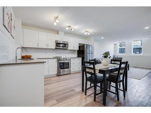 343 Cranbrook Square Se, Calgary, AB - Indoor