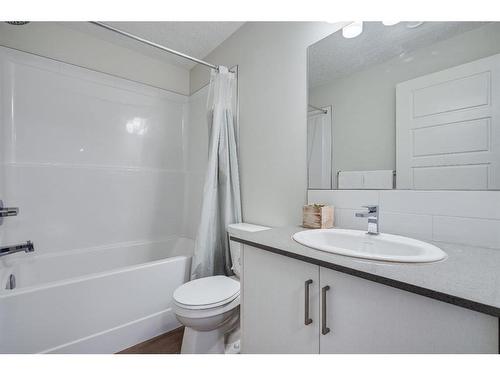 343 Cranbrook Square Se, Calgary, AB - Indoor Photo Showing Bathroom