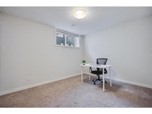 343 Cranbrook Square Se, Calgary, AB - Indoor Photo Showing Office