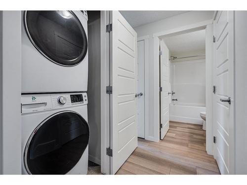 343 Cranbrook Square Se, Calgary, AB - Indoor Photo Showing Laundry Room