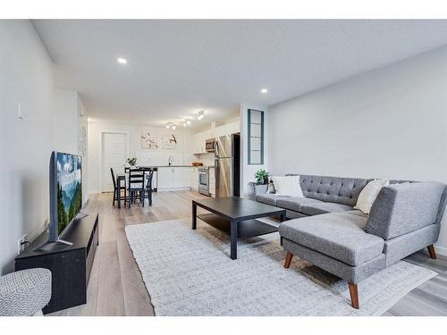 343 Cranbrook Square Se, Calgary, AB - Indoor Photo Showing Living Room