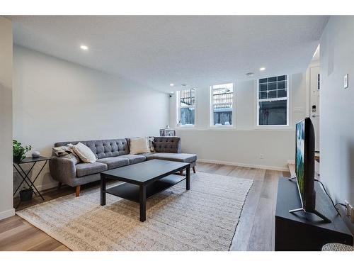 343 Cranbrook Square Se, Calgary, AB - Indoor Photo Showing Living Room