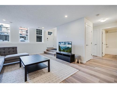 343 Cranbrook Square Se, Calgary, AB - Indoor Photo Showing Living Room