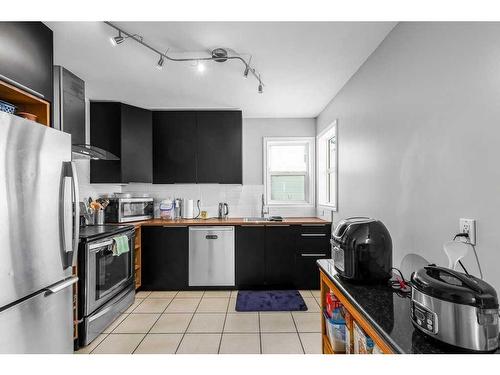 5-200 Hidden Hills Terrace Nw, Calgary, AB - Indoor Photo Showing Kitchen