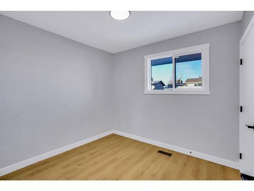 1304 Pennsburg Road Se, Calgary, AB - Indoor Photo Showing Other Room