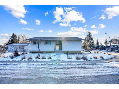 1304 Pennsburg Road Se, Calgary, AB - Outdoor