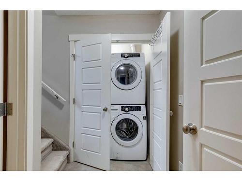 426 Covecreek Circle Ne, Calgary, AB - Indoor Photo Showing Laundry Room