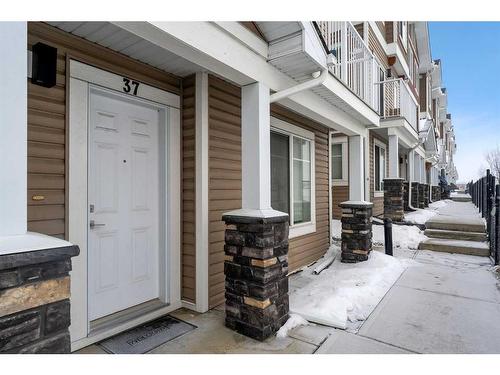 37 Redstone Circle Ne, Calgary, AB - Outdoor