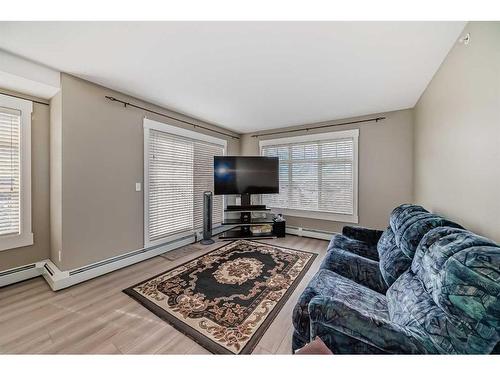 6413-155 Skyview Ranch Way Ne, Calgary, AB - Indoor Photo Showing Living Room