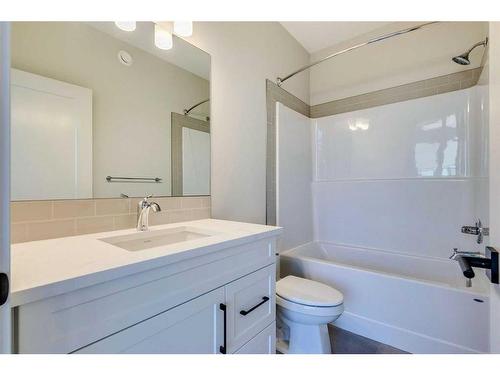 12 Emberside Grove, Cochrane, AB - Indoor Photo Showing Bathroom