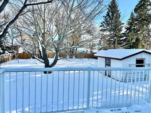 810 7 Avenue Ne, Three Hills, AB - Outdoor