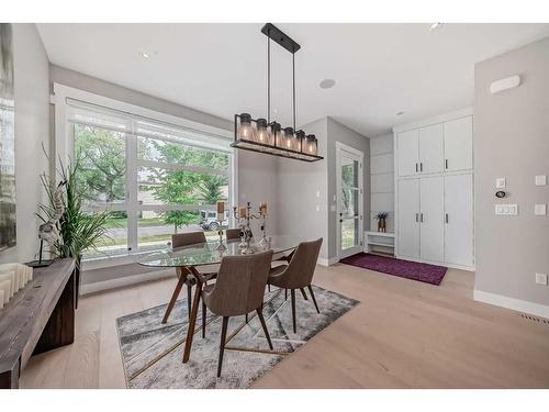 615 19 Avenue Nw, Calgary, AB - Indoor Photo Showing Dining Room