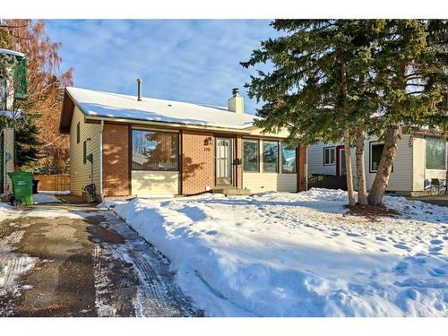 770 Ranchview Circle Nw, Calgary, AB - Outdoor