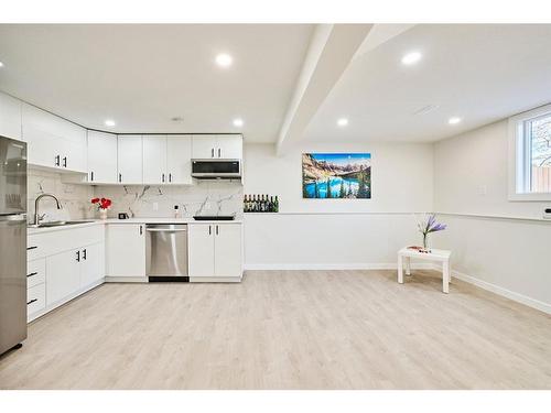 770 Ranchview Circle Nw, Calgary, AB - Indoor Photo Showing Kitchen