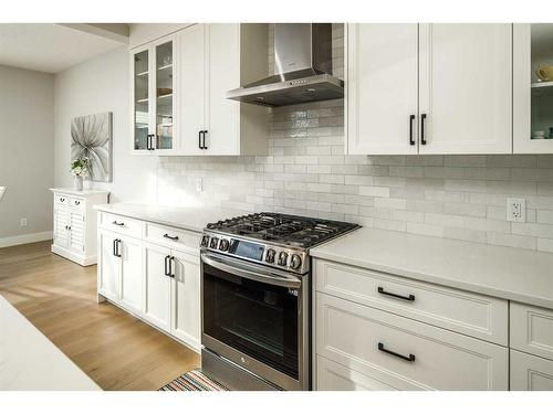 77 Belmont Villas Sw, Calgary, AB - Indoor Photo Showing Kitchen With Upgraded Kitchen