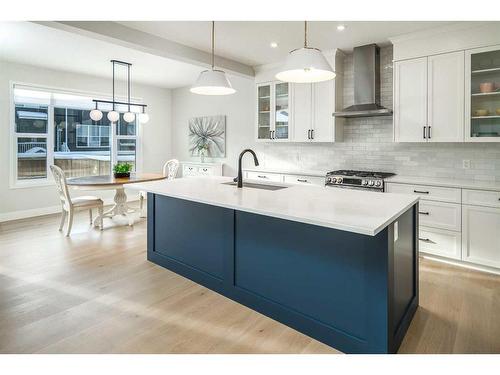 77 Belmont Villas Sw, Calgary, AB - Indoor Photo Showing Kitchen With Upgraded Kitchen