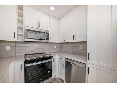 3108-350 Livingston Common Ne, Calgary, AB - Indoor Photo Showing Kitchen