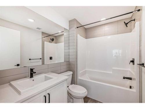 3108-350 Livingston Common Ne, Calgary, AB - Indoor Photo Showing Bathroom