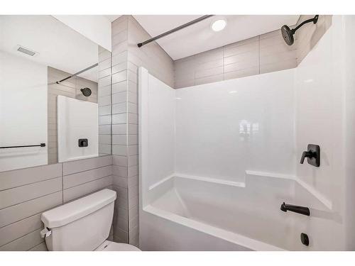 3108-350 Livingston Common Ne, Calgary, AB - Indoor Photo Showing Bathroom