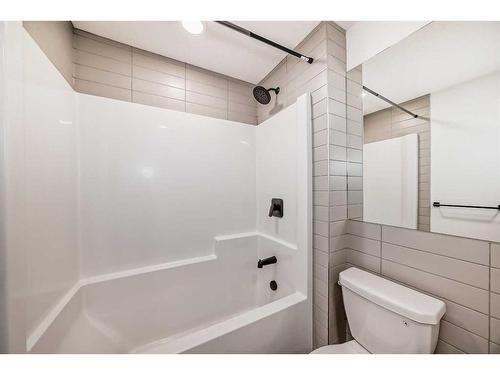 3108-350 Livingston Common Ne, Calgary, AB - Indoor Photo Showing Bathroom