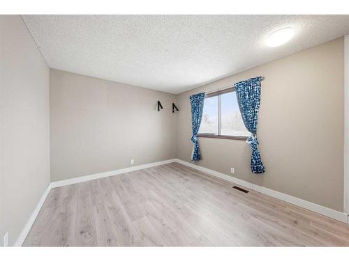 40 Bermondsey Road Nw, Calgary, AB - Indoor Photo Showing Other Room