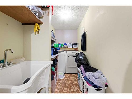 40 Bermondsey Road Nw, Calgary, AB - Indoor Photo Showing Laundry Room