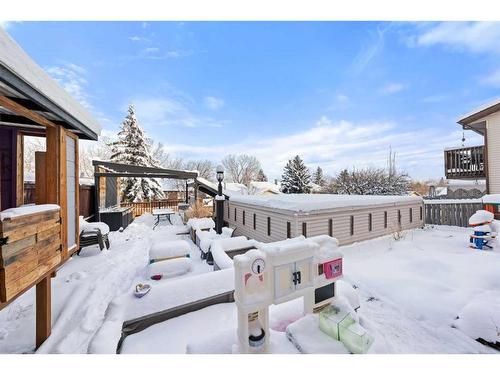 40 Bermondsey Road Nw, Calgary, AB - Outdoor