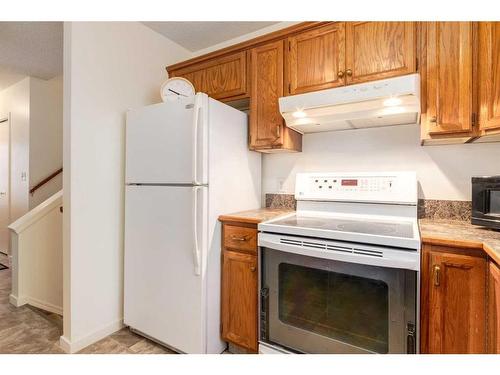 116 Sunvale Crescent Se, Calgary, AB - Indoor Photo Showing Kitchen