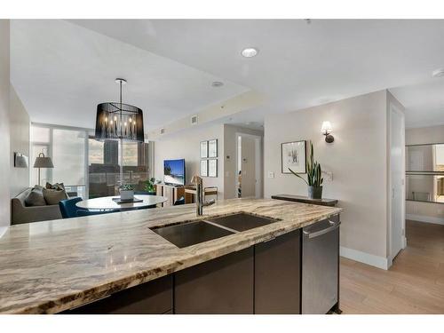 906-510 6 Avenue Se, Calgary, AB - Indoor Photo Showing Kitchen With Double Sink