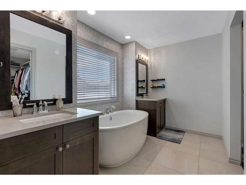 255 Savanna Lane Ne, Calgary, AB - Indoor Photo Showing Bathroom