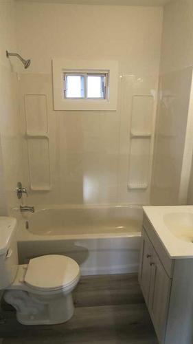 123 1 Street East, Brooks, AB - Indoor Photo Showing Bathroom