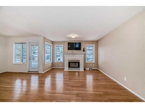 133 38 Avenue Sw, Calgary, AB - Indoor Photo Showing Living Room With Fireplace